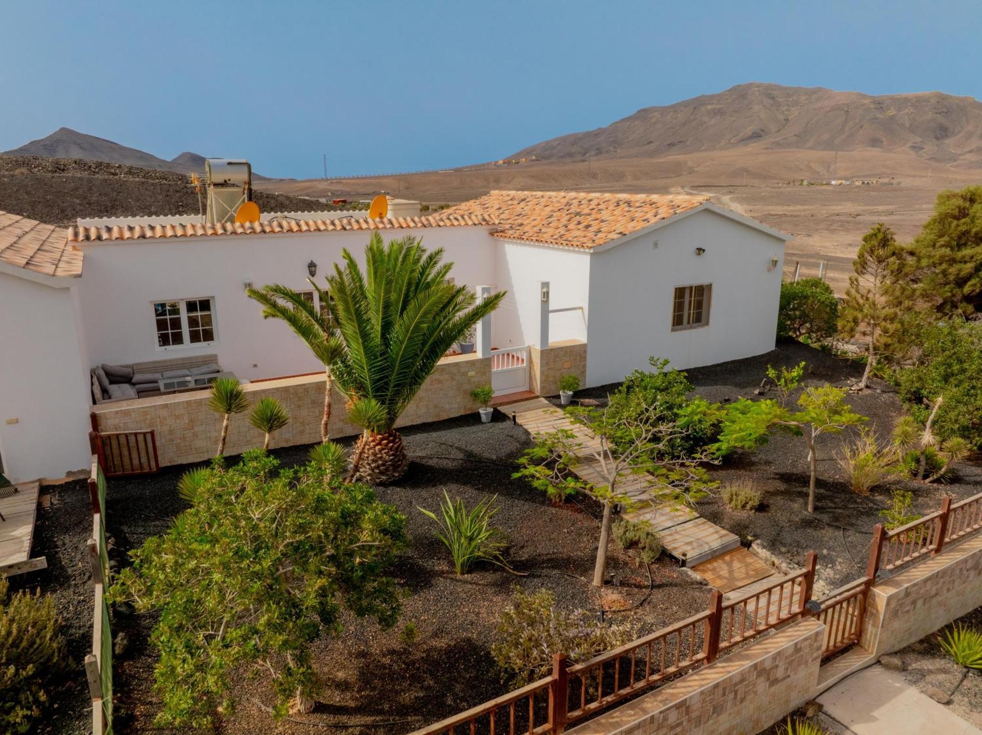 Casa Amaya - Spacious House With Pool, Large Garden, Bbq, 2 Terraces, And Ideal Location El Charco  Exterior foto